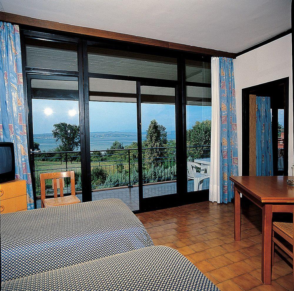 โฮเทล เรสซิเดนซ์ ฮอลิเดย์ Aparthotel ซีร์มิโอเน ภายนอก รูปภาพ
