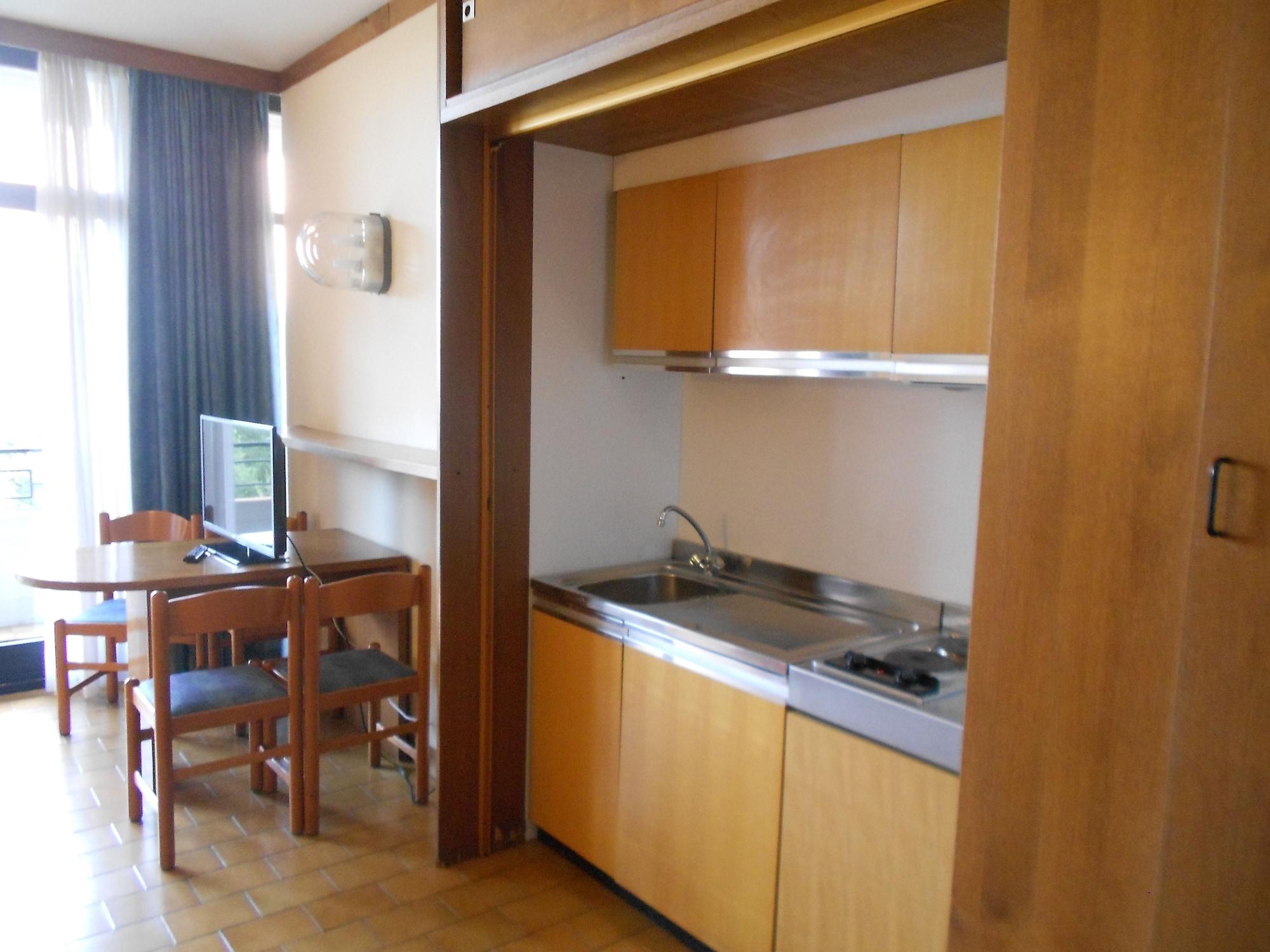 โฮเทล เรสซิเดนซ์ ฮอลิเดย์ Aparthotel ซีร์มิโอเน ภายนอก รูปภาพ