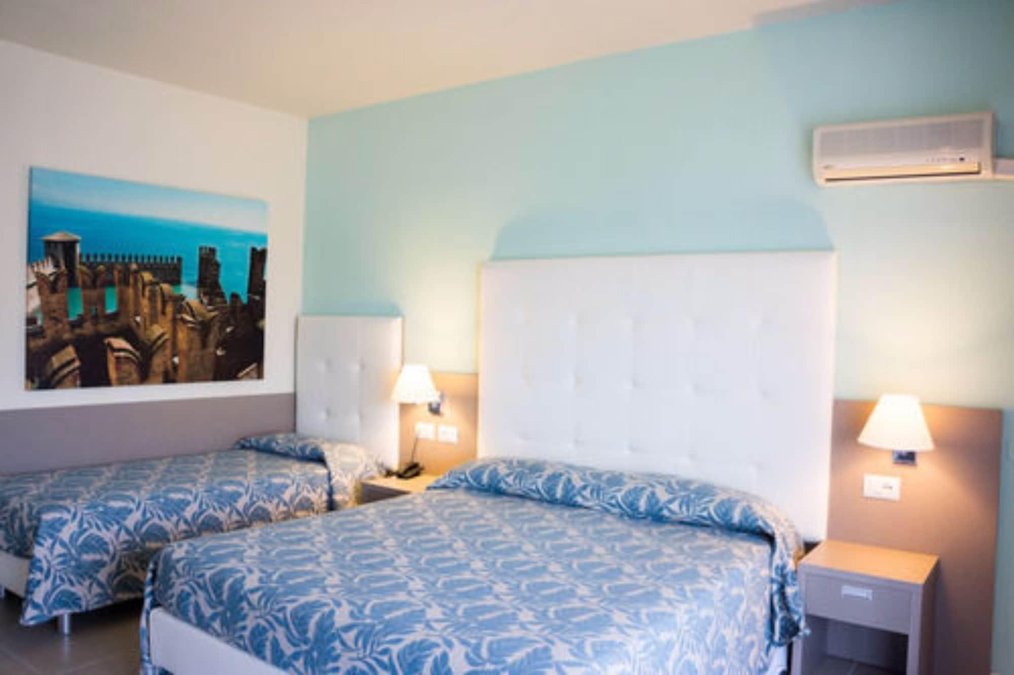 โฮเทล เรสซิเดนซ์ ฮอลิเดย์ Aparthotel ซีร์มิโอเน ภายนอก รูปภาพ