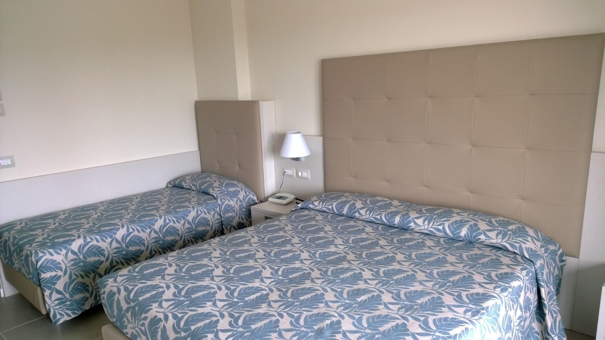 โฮเทล เรสซิเดนซ์ ฮอลิเดย์ Aparthotel ซีร์มิโอเน ภายนอก รูปภาพ