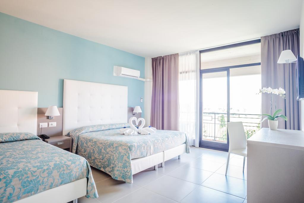 โฮเทล เรสซิเดนซ์ ฮอลิเดย์ Aparthotel ซีร์มิโอเน ภายนอก รูปภาพ