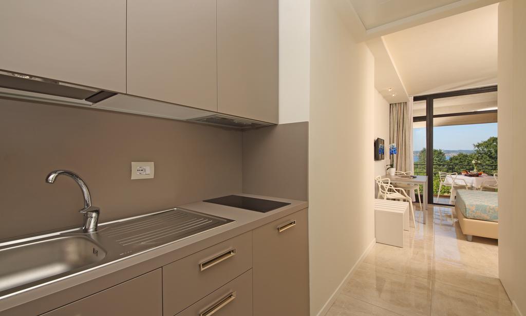 โฮเทล เรสซิเดนซ์ ฮอลิเดย์ Aparthotel ซีร์มิโอเน ภายนอก รูปภาพ